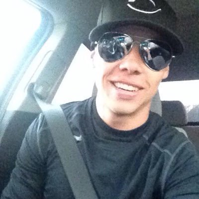 Profile Picture of Clinton Vick (@vickclint) on Twitter