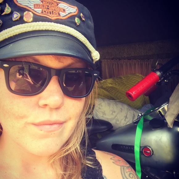 Profile Picture of Allison Blamble (@allie_scoot) on Poshmark