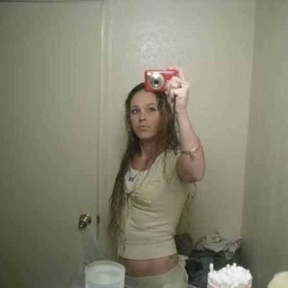 Profile Picture of Stacie Bay (@stacie084) on Poshmark