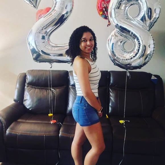 Profile Picture of Quanisha Edwards (@qedwards13) on Poshmark