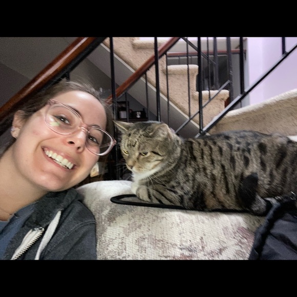 Profile Picture of Ariella Silberman (@ariellasilberma) on Poshmark