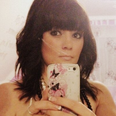 Profile Picture of Jeanette Bär (@Jeany_miez) on Twitter