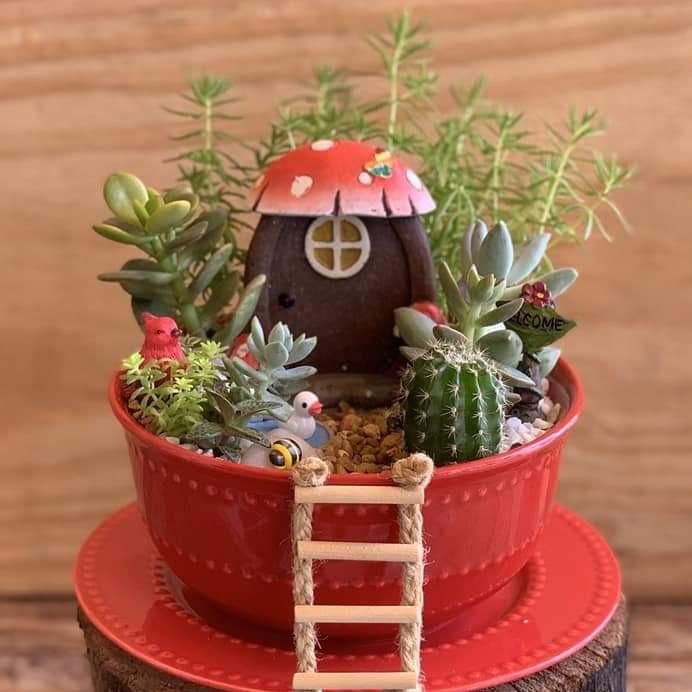 Profile Picture of @connie (@conniecol) on Tiktok