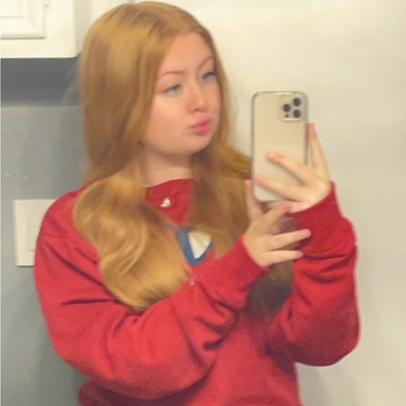 Profile Picture of Aubrey Bujnosek (@aubrey_bujnosek) on Poshmark