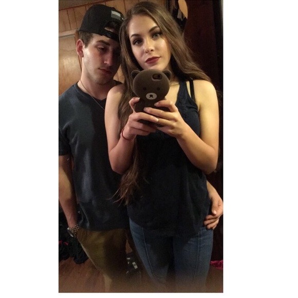 Profile Picture of Raylynn Carreon (@raylynn_reece) on Poshmark