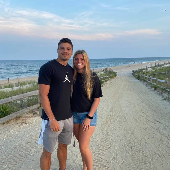 Profile Picture of Natalie Moullette (@njmoullette) on Poshmark