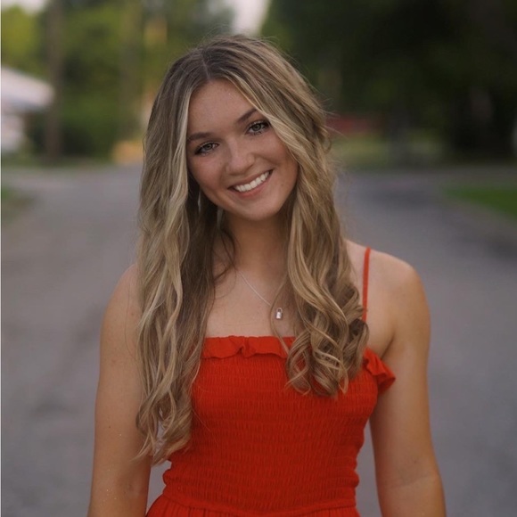 Profile Picture of Chelsea Chitty (@chelsea_chitty) on Poshmark