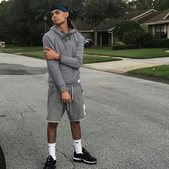 Profile Picture of Fabian Lopez (@fabndev22) on Poshmark