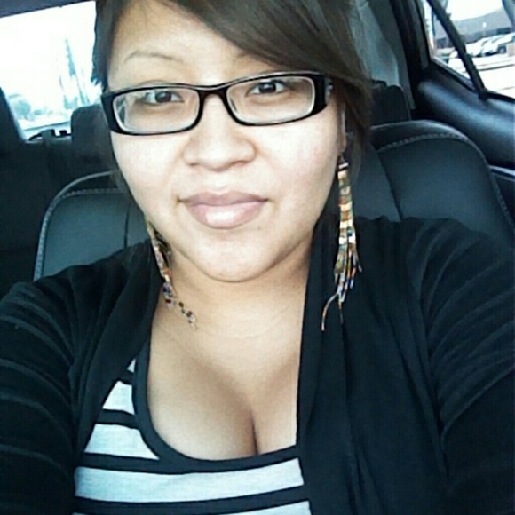 Profile Picture of Lorencita Tsosie (@lorencitatsosie) on Poshmark