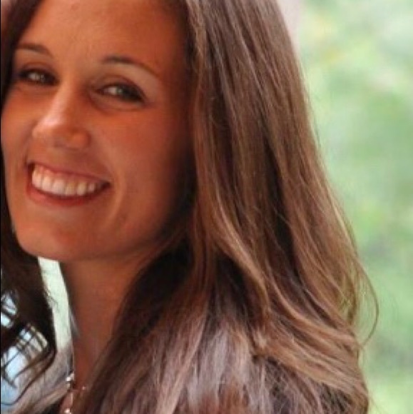 Profile Picture of Kristin Blenis (@kb0699) on Poshmark