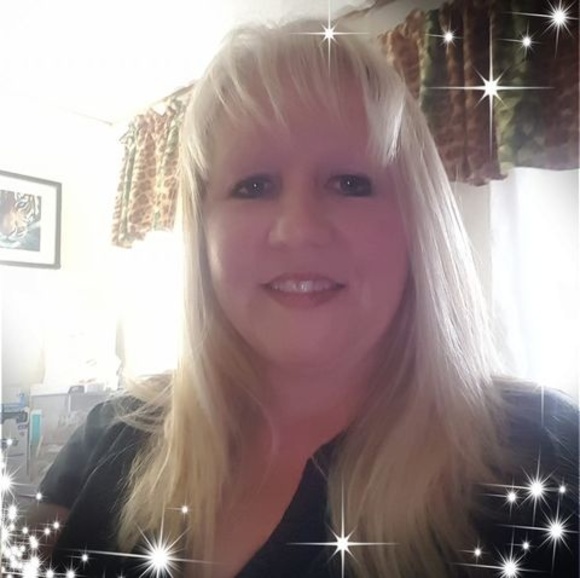 Profile Picture of Heather Bossick (@hlb6999) on Poshmark