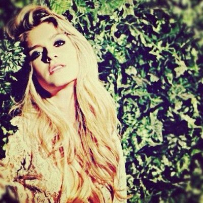 Laura Tobon - Twitter Profile Picture of Laura Tobon (@lauratobonFC) on Twitter