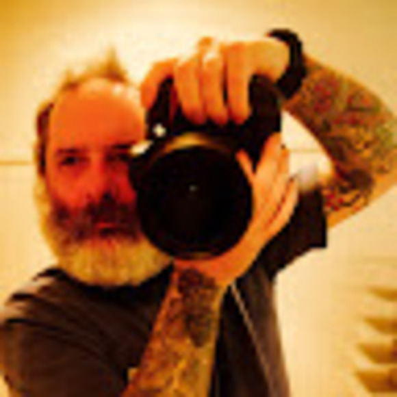 Profile Picture of David Elliot (@david_giri) on Poshmark