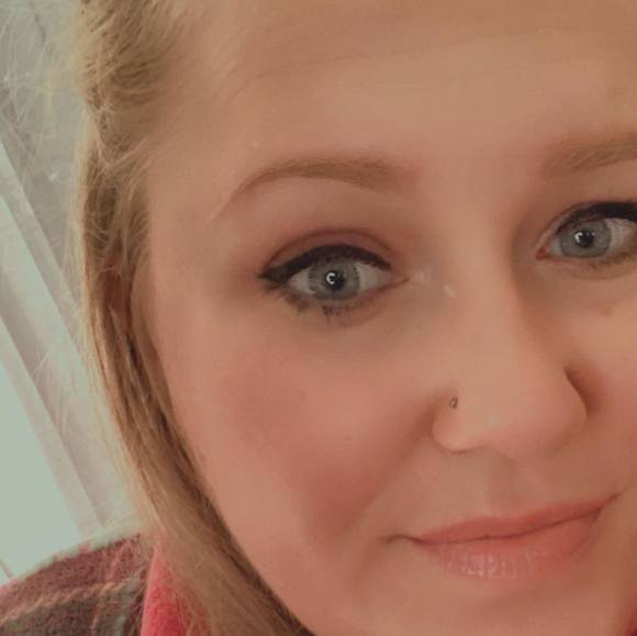 Sierra Purtee - Poshmark Profile Picture of Sierra Purtee (@spurtee) on Poshmark