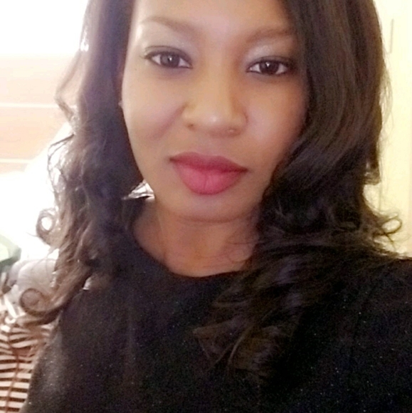Profile Picture of Asia Shivers (@asia2393) on Poshmark