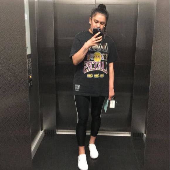 Profile Picture of Tasmynn Galvin-keefe (@tasmynnmaraea) on Poshmark