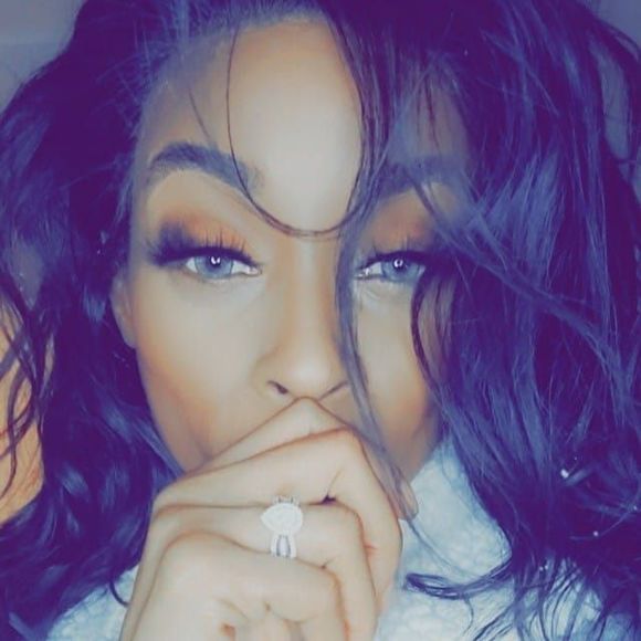 Profile Picture of Triana James (@hendersontriana) on Poshmark