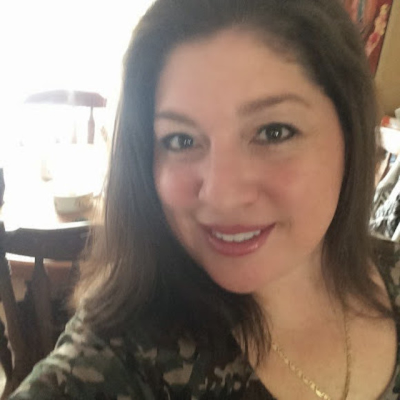 Rocio Zepeda - Poshmark Profile Picture of Rocio Zepeda (@rociozepeda2013) on Poshmark