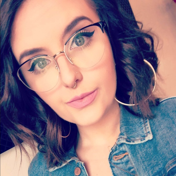 Profile Picture of Kaycee Doller (@kdoller711) on Poshmark