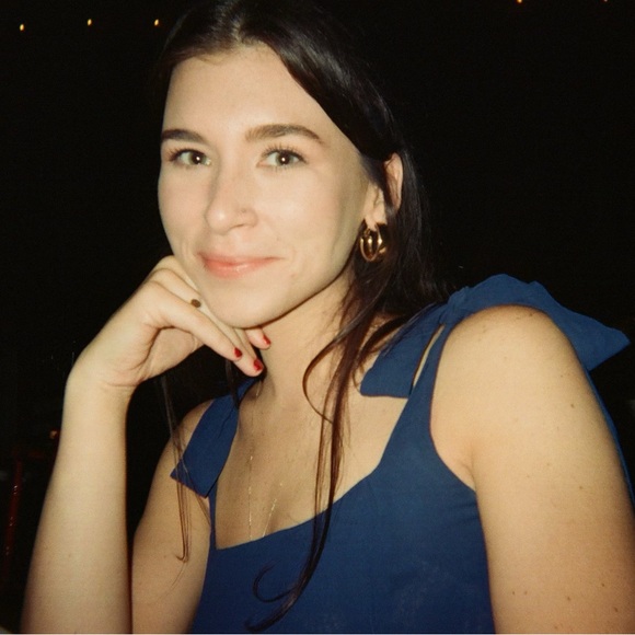 Profile Picture of Erica Hughes (@ehughes17) on Poshmark