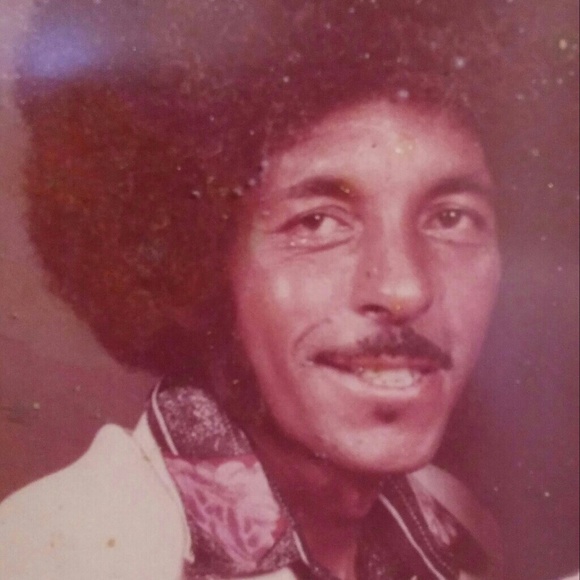 Profile Picture of Jannette Moore (@helives2017) on Poshmark