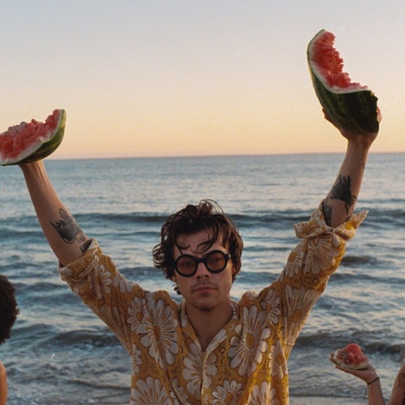 Mckenna Doggett - Poshmark Profile Picture of Mckenna Doggett (@_mckennadoggett) on Poshmark