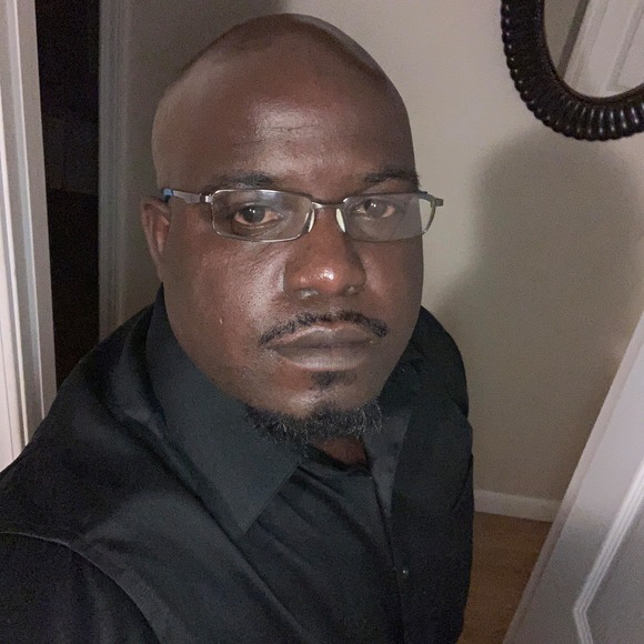 Profile Picture of Jason Greenwood (@jasongreenwo985) on Poshmark