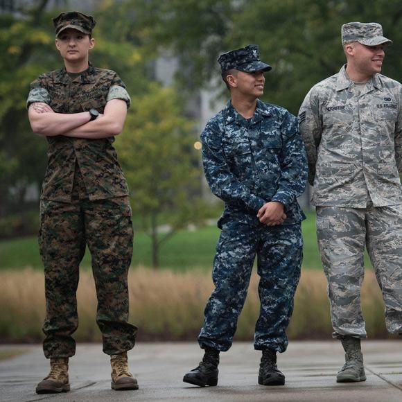 Profile Picture of Lauren Gramley (@laurenfalk93) on Poshmark