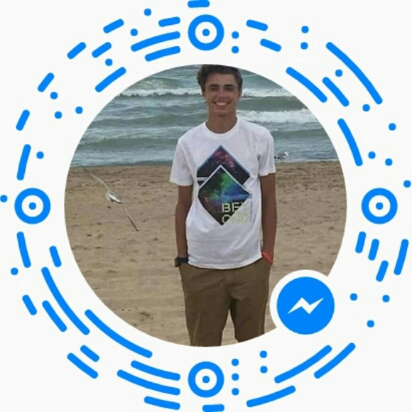 Profile Picture of Nathan Gray (@nathang6898) on Poshmark