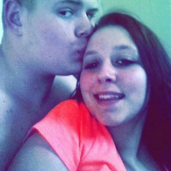 Profile Picture of Kelly Clay (@kellysue0613) on Poshmark