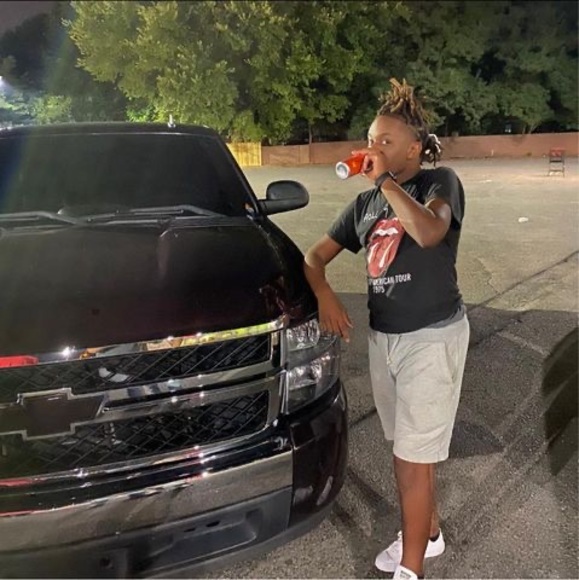 Profile Picture of Derrick Whiting (@lilderrick38109) on Poshmark