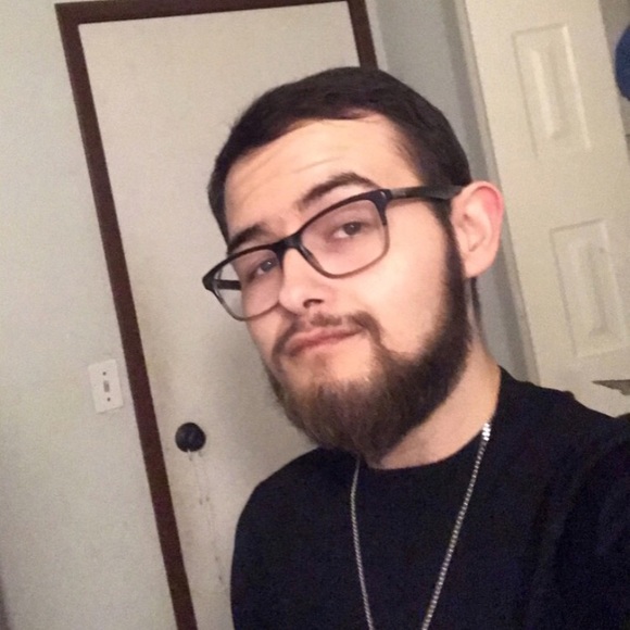 Profile Picture of Kody Tavares (@kodyislove) on Poshmark