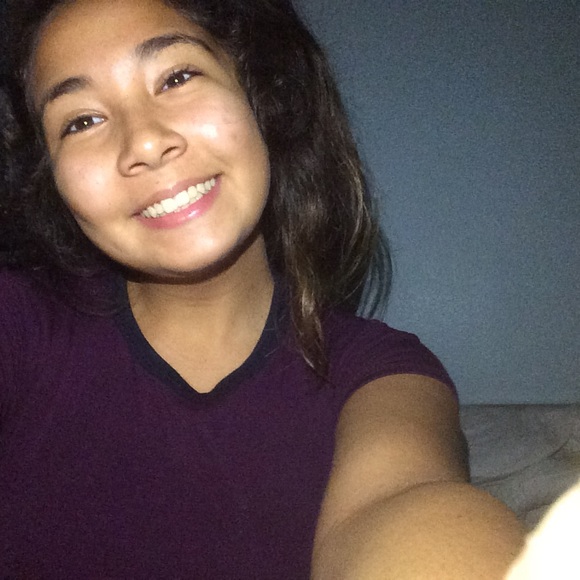 Profile Picture of J Abdelahad (@janinaabdelahad) on Poshmark