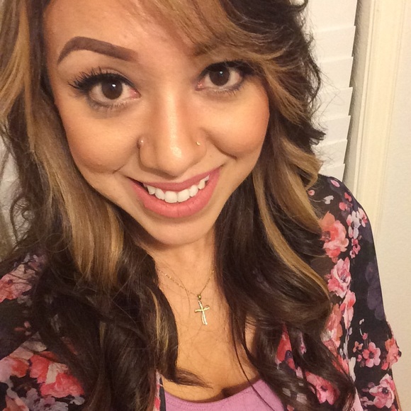 Mayra Galvan - Poshmark Profile Picture of Mayra Galvan (@mayralej14) on Poshmark