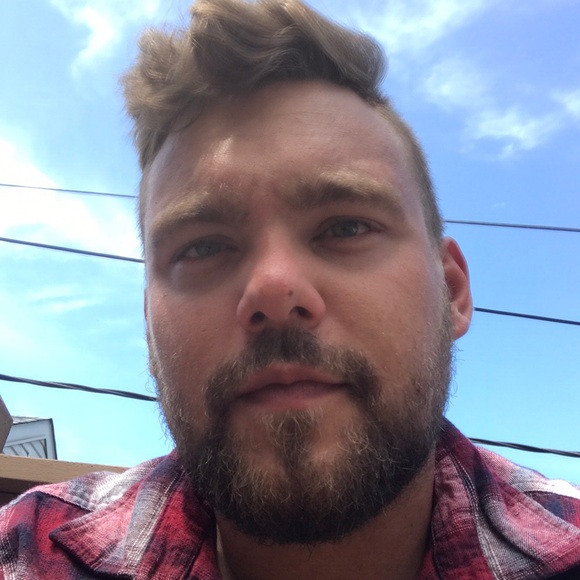 Taylor Humphreys - Poshmark Profile Picture of Taylor Humphreys (@thump6) on Poshmark