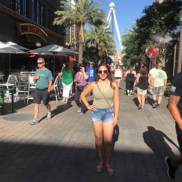 Profile Picture of Mari Ayala (@marielaayala) on Poshmark