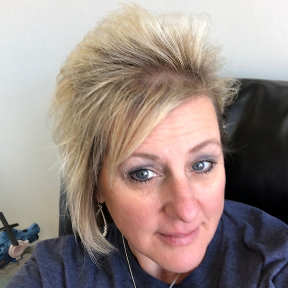 Profile Picture of Melissa Shaner (@missmissy743) on Poshmark