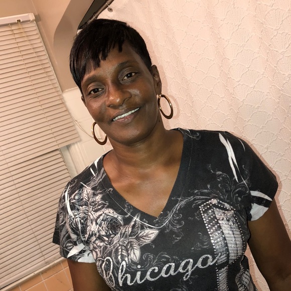 Profile Picture of Joyce Jones (@joycejones706) on Poshmark