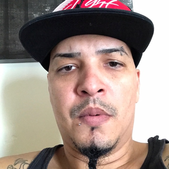 Profile Picture of Pagan Luis (@pagan_luis) on Poshmark