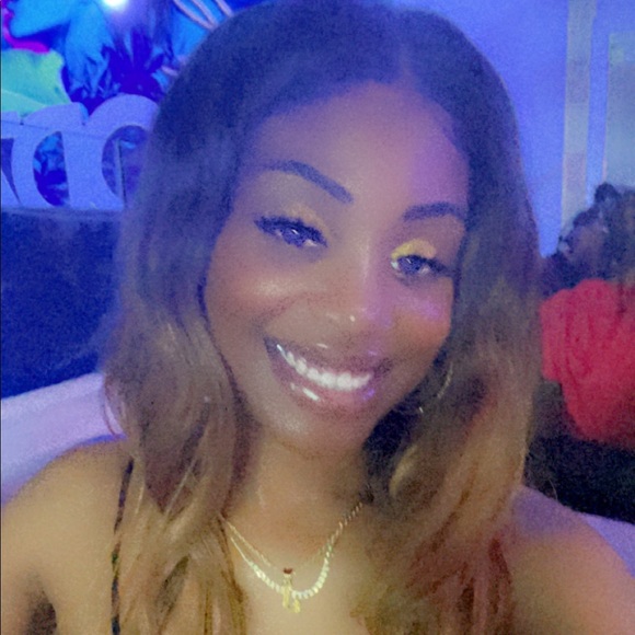 Profile Picture of Javonna Stateman (@javonna_s) on Poshmark