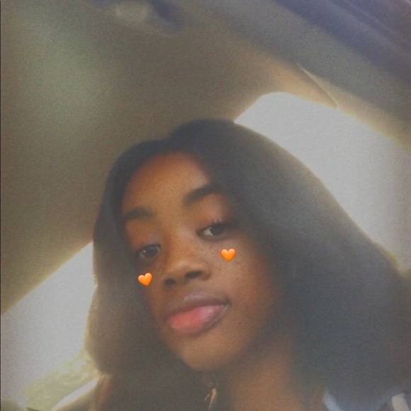 Profile Picture of Raegan Brown (@justraegan) on Poshmark