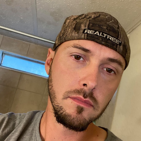 Profile Picture of Christopher Wooton (@chriswooton1988) on Poshmark