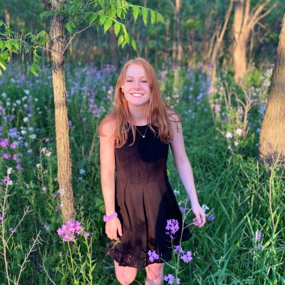 Jess Oathoudt - Poshmark Profile Picture of Jess Oathoudt (@jessoathoudt) on Poshmark