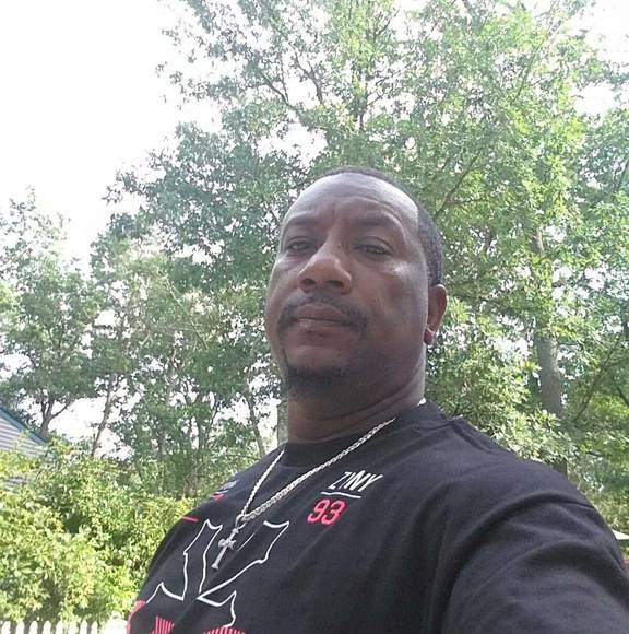 Profile Picture of Ralph Conover (@ralph73) on Poshmark