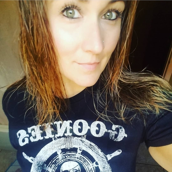 Profile Picture of Jessica Kapral (@jkapral) on Poshmark