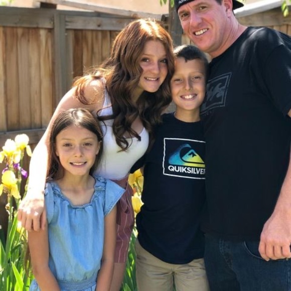 Profile Picture of Dustin Cotton (@dustin_cotton) on Poshmark