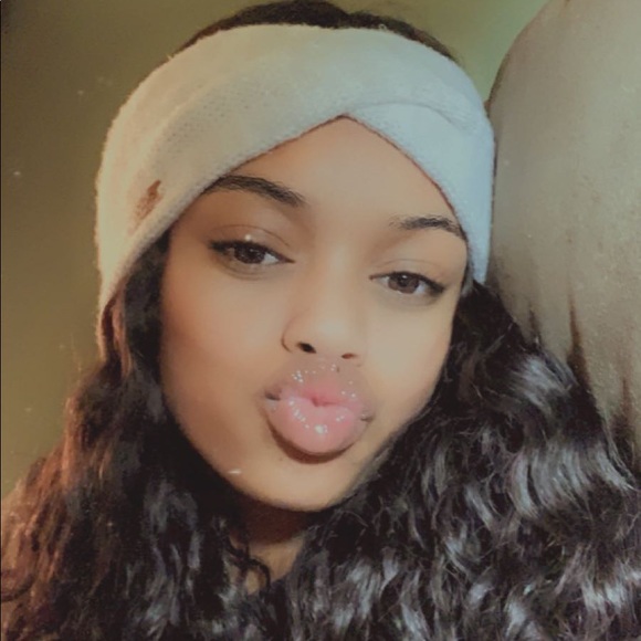 Profile Picture of Brianna Carson (@brianna_carson) on Poshmark