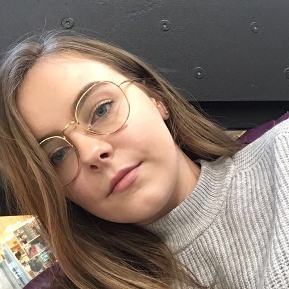 Profile Picture of Erna Bobroff (@ernarb) on Poshmark
