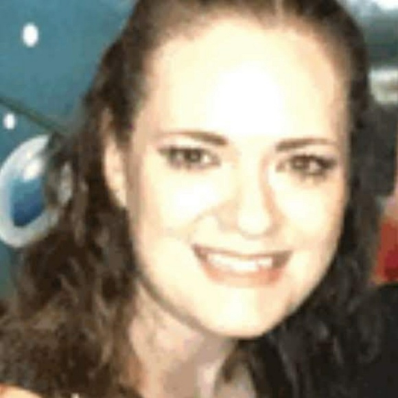 Profile Picture of Donice Laurendine (@nicie76) on Poshmark