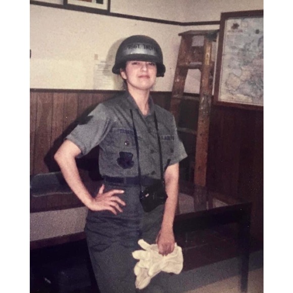 Profile Picture of Tsgt pandora “make offer” Tadefa-everett (@banburychick) on Poshmark